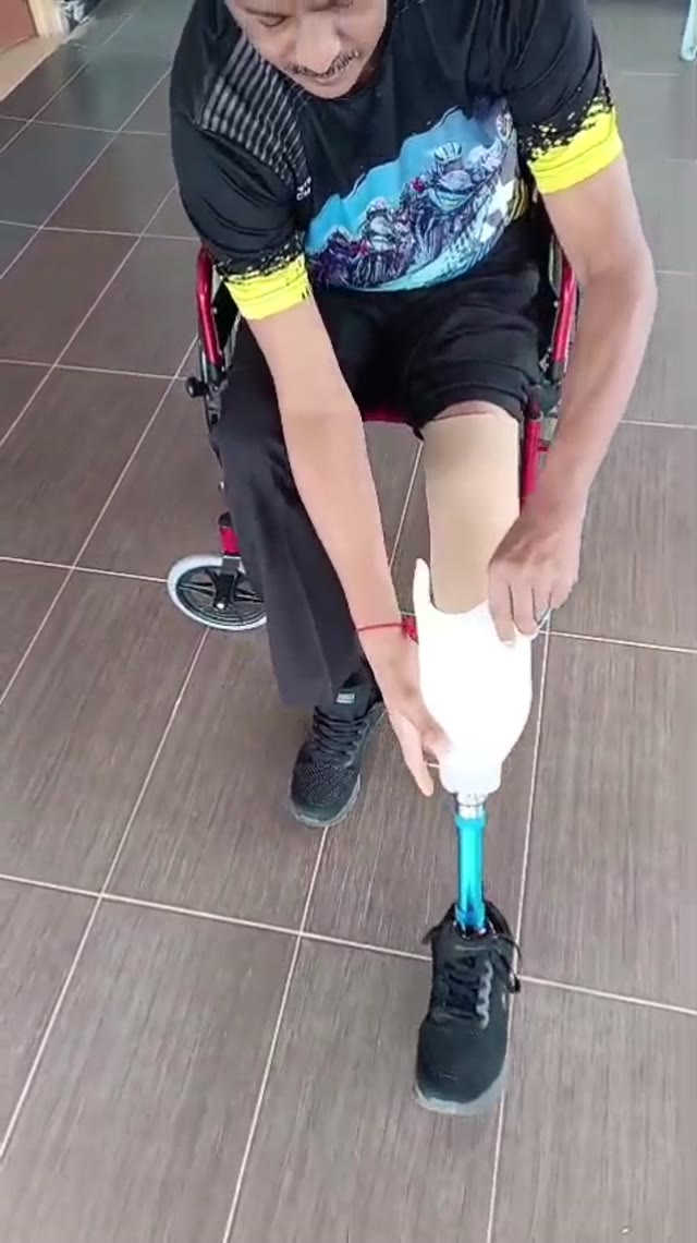 Pelarasan prostesis semasa sesi fitting