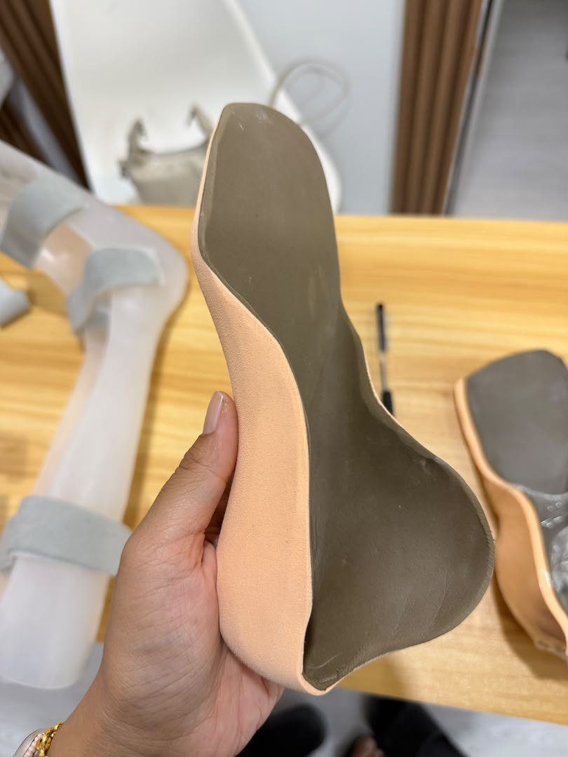Contoh custom insole bersama bahagian toe filler